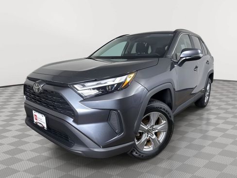 Used 2025 Toyota RAV4 XLE AWD/4WD image 1