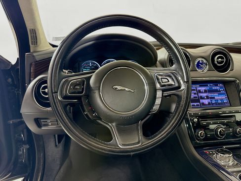 Used 2013 Jaguar XJ L Portfolio RWD image 11