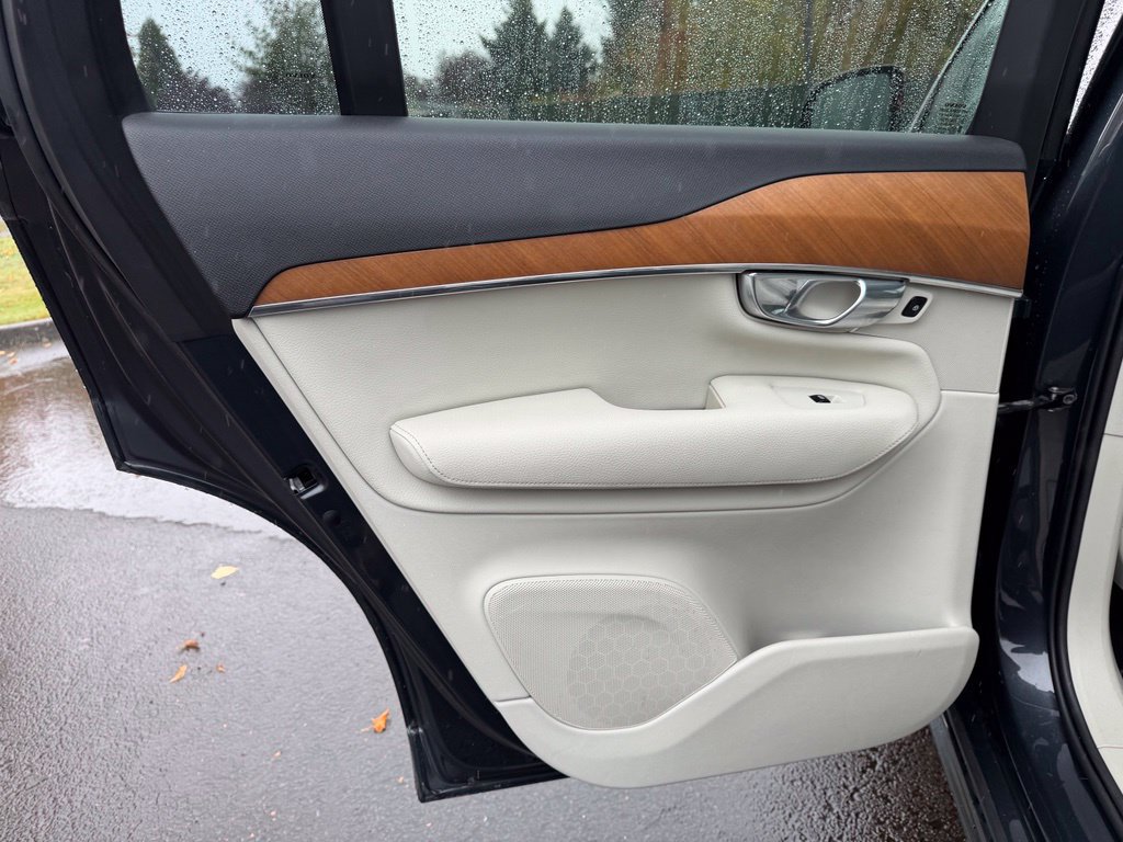 Used 2021 Volvo XC90 T8 Inscription Expression w/ Protection Package Premier AWD/4WD image 30