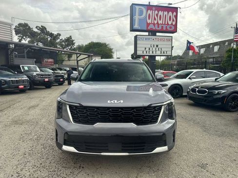Used 2024 Kia Sorento S image 3