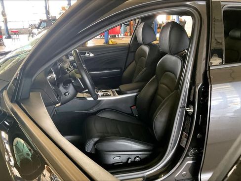 Used 2022 Kia Stinger GT2 image 7