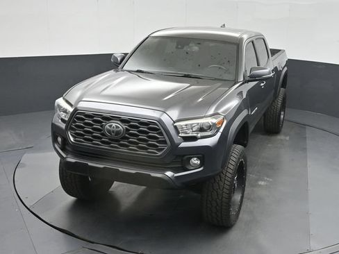 Used 2020 Toyota Tacoma TRD Off-Road AWD/4WD image 42