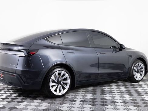 Used 2026 Tesla Model Y AWD image 8