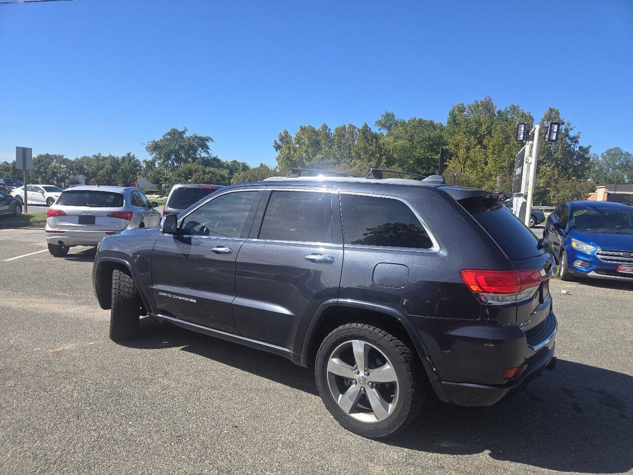 Used 2014 Jeep Grand Cherokee Overland w/ Advanced Technology Group AWD/4WD image 10