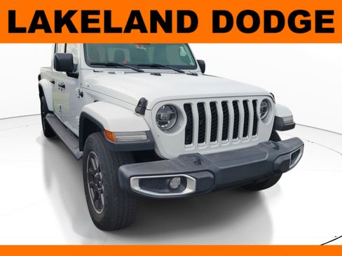 Used 2021 Jeep Gladiator Overland AWD/4WD image 1