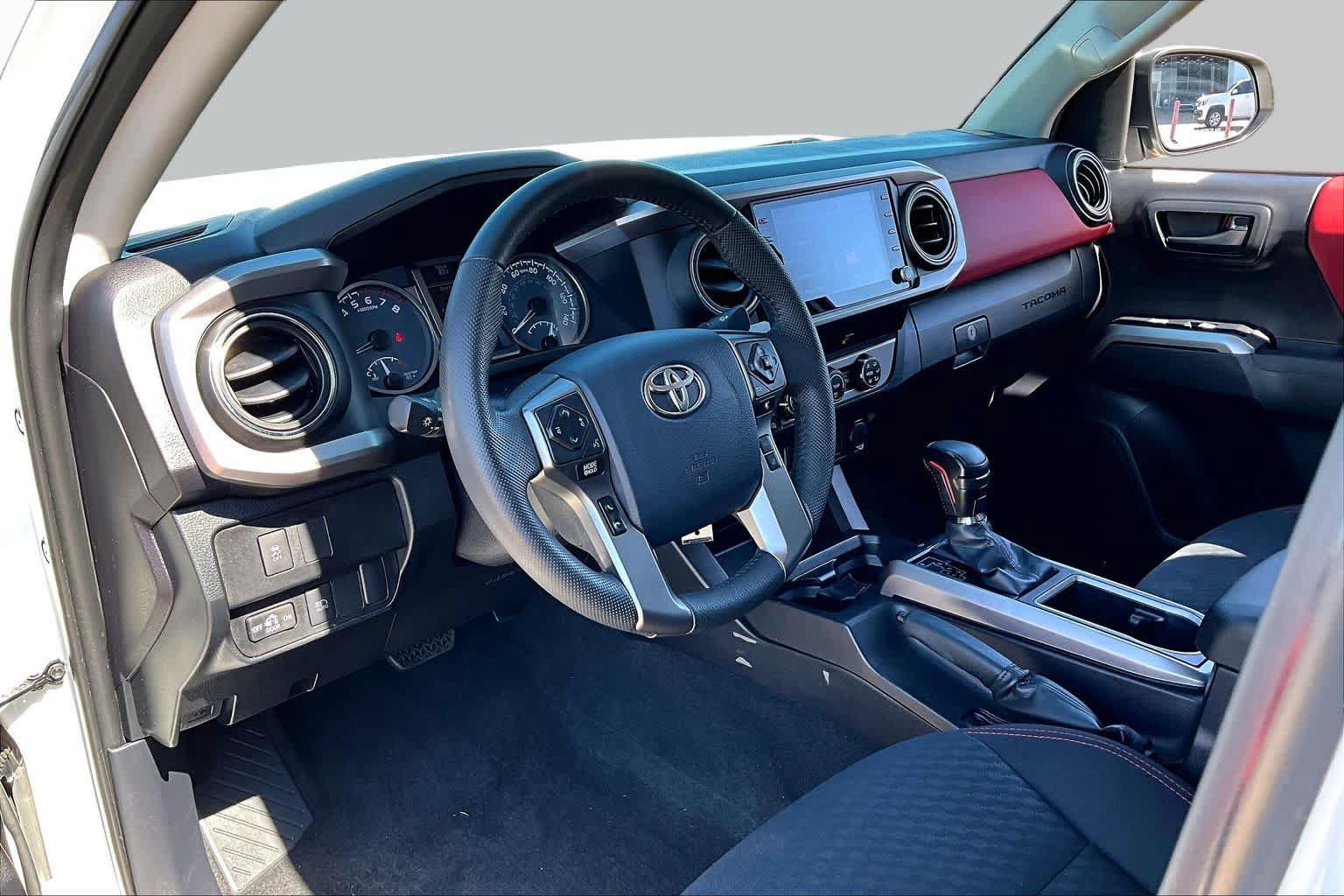 Used 2020 Toyota Tacoma SR5 RWD image 18