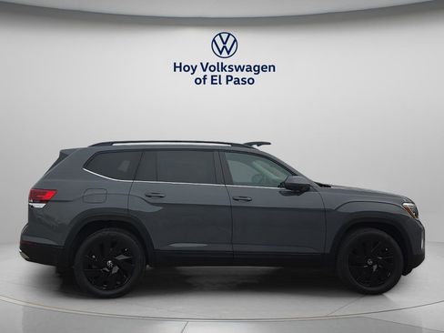 New 2026 Volkswagen Atlas SE FWD image 2