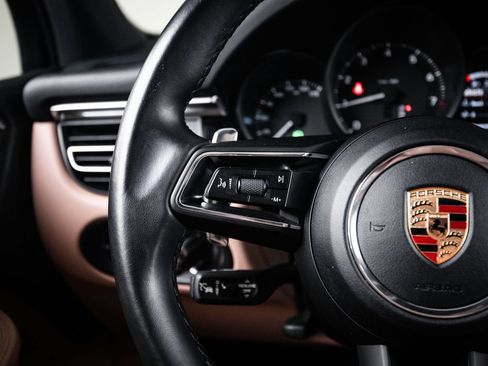 Certified 2023 Porsche Macan AWD/4WD image 17