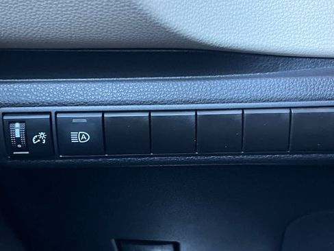 Certified 2025 Toyota Corolla LE FWD image 27