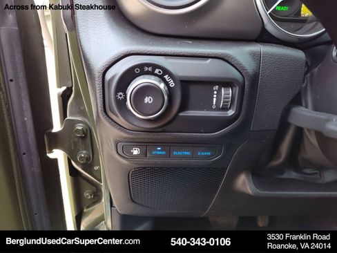 Used 2023 Jeep Wrangler Unlimited w/ 8.4" Radio Group image 17