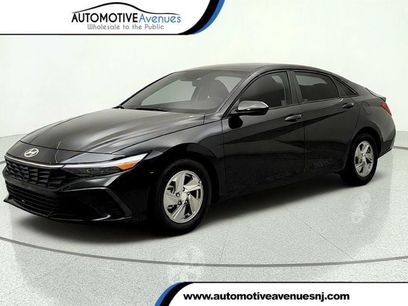 Used 2025 Hyundai Elantra SE w/ Cargo Package