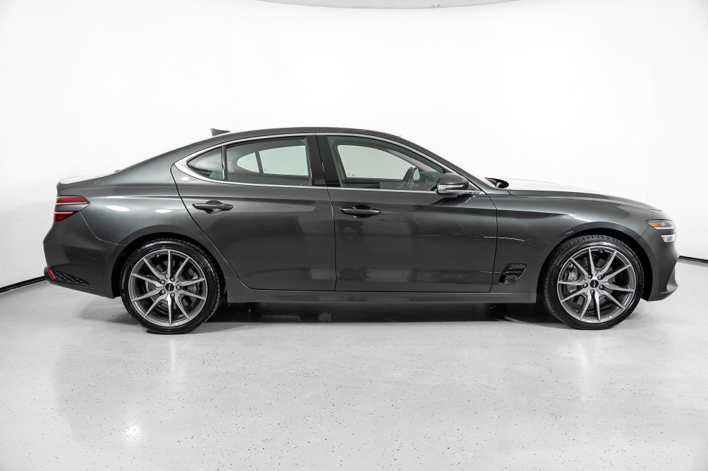 Used 2026 Genesis G70 2.5T RWD image 3