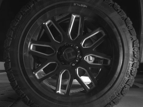 Certified 2022 GMC Sierra 1500 AT4 w/ AT4 Preferred Package AWD/4WD image 9
