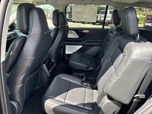 New 2025 Lincoln Aviator Reserve w/ Luxury Package image 14