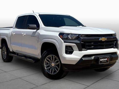 Used 2024 Chevrolet Colorado LT w/ LT Convenience Package image 3