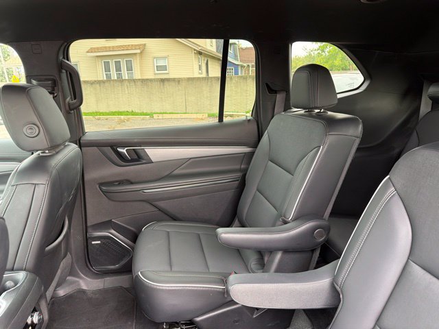 Used 2025 Buick Enclave Preferred AWD/4WD image 18