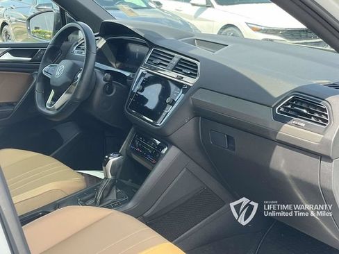 Used 2022 Volkswagen Tiguan SE R-Line FWD image 31