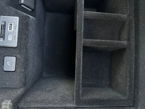 Used 2021 Cadillac Escalade Premium Luxury Platinum image 33