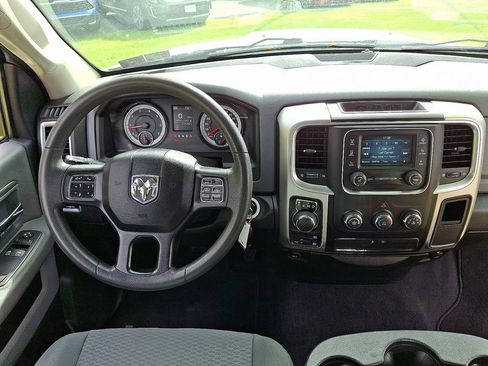 Used 2020 RAM 1500 Classic SLT image 15