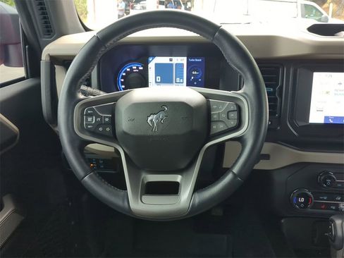 Used 2023 Ford Bronco Wildtrak image 24