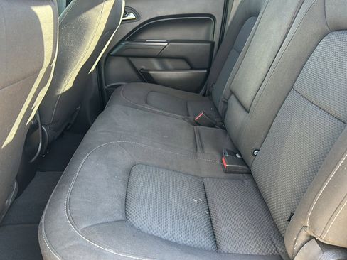 Used 2022 Chevrolet Colorado LT w/ LT Convenience Package image 18