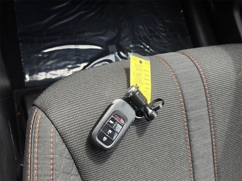 Certified 2025 Honda Pilot Sport image 22