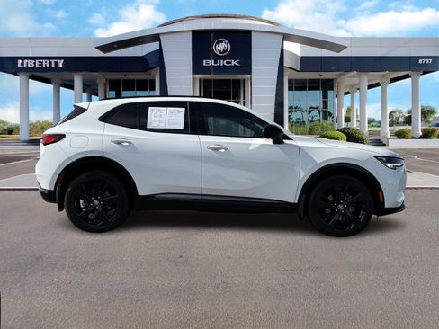 Used 2022 Buick Envision Essence w/ Technology Package II image 2