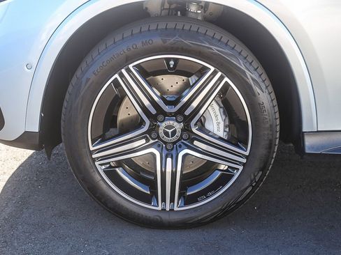 Used 2024 Mercedes-Benz GLC 300 4MATIC image 9