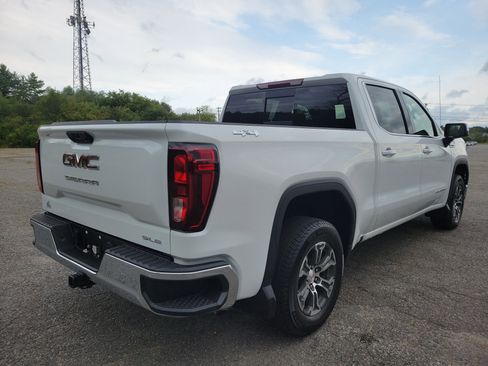 New 2026 GMC Sierra 1500 SLE w/ Preferred Package image 7