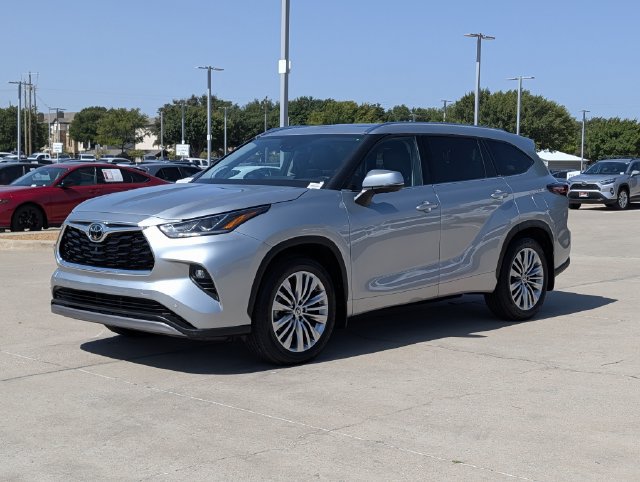 Used 2025 Toyota Highlander Platinum AWD/4WD image 9