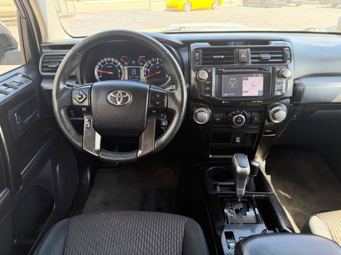 Used 2017 Toyota 4Runner TRD Off-Road AWD/4WD image 21