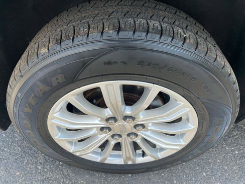 Used 2019 Cadillac XT5 AWD image 5