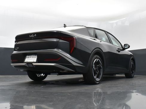 Certified 2025 Kia K4 EX FWD image 35