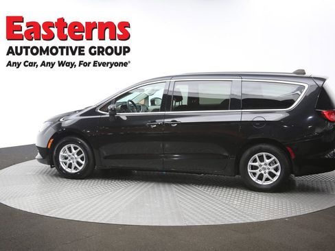 Used 2022 Chrysler Voyager LX image 63
