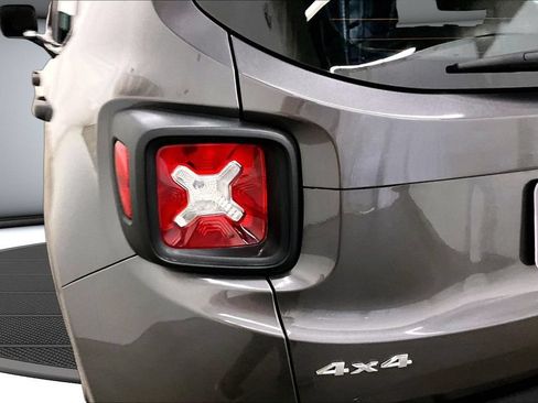 Used 2018 Jeep Renegade Sport w/ Power & Air Group AWD/4WD image 23