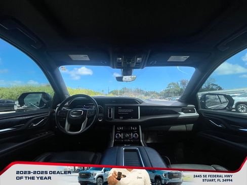 Used 2021 GMC Yukon Denali w/ Denali Premium Package image 15