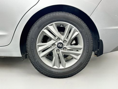 Used 2019 Hyundai Elantra SEL FWD image 11