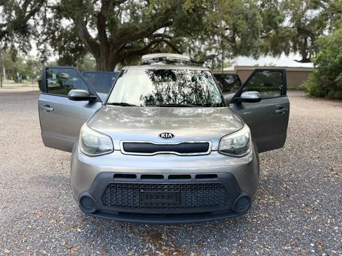 Used 2014 Kia Soul FWD image 2