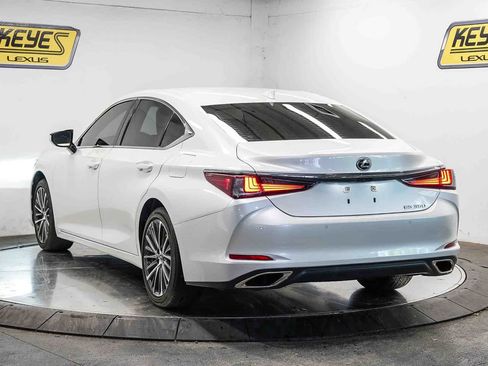 Used 2023 Lexus ES 350 w/ Premium Package FWD image 2