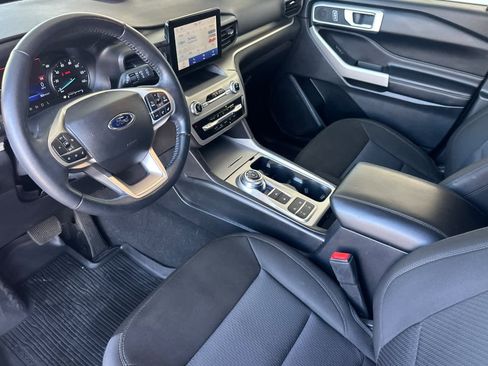 Used 2022 Ford Explorer XLT image 10