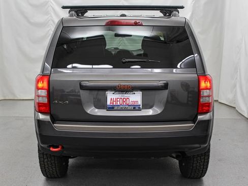 Used 2017 Jeep Patriot 75th Anniversary w/ Power Value Group AWD/4WD image 8