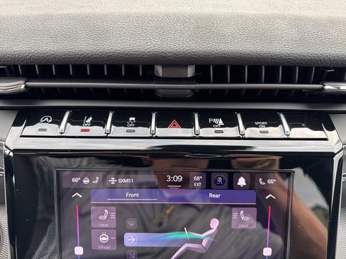 New 2025 Jeep Grand Cherokee L Altitude image 42