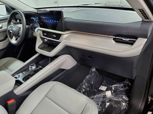 New 2026 Ford Explorer Active w/ Active Comfort Package image 11