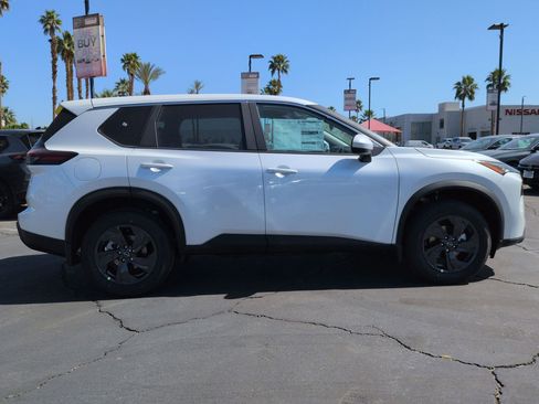 New 2026 Nissan Rogue SV image 5