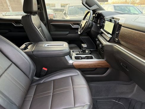 Certified 2022 Chevrolet Silverado 1500 High Country w/ High Country Premium Package image 12