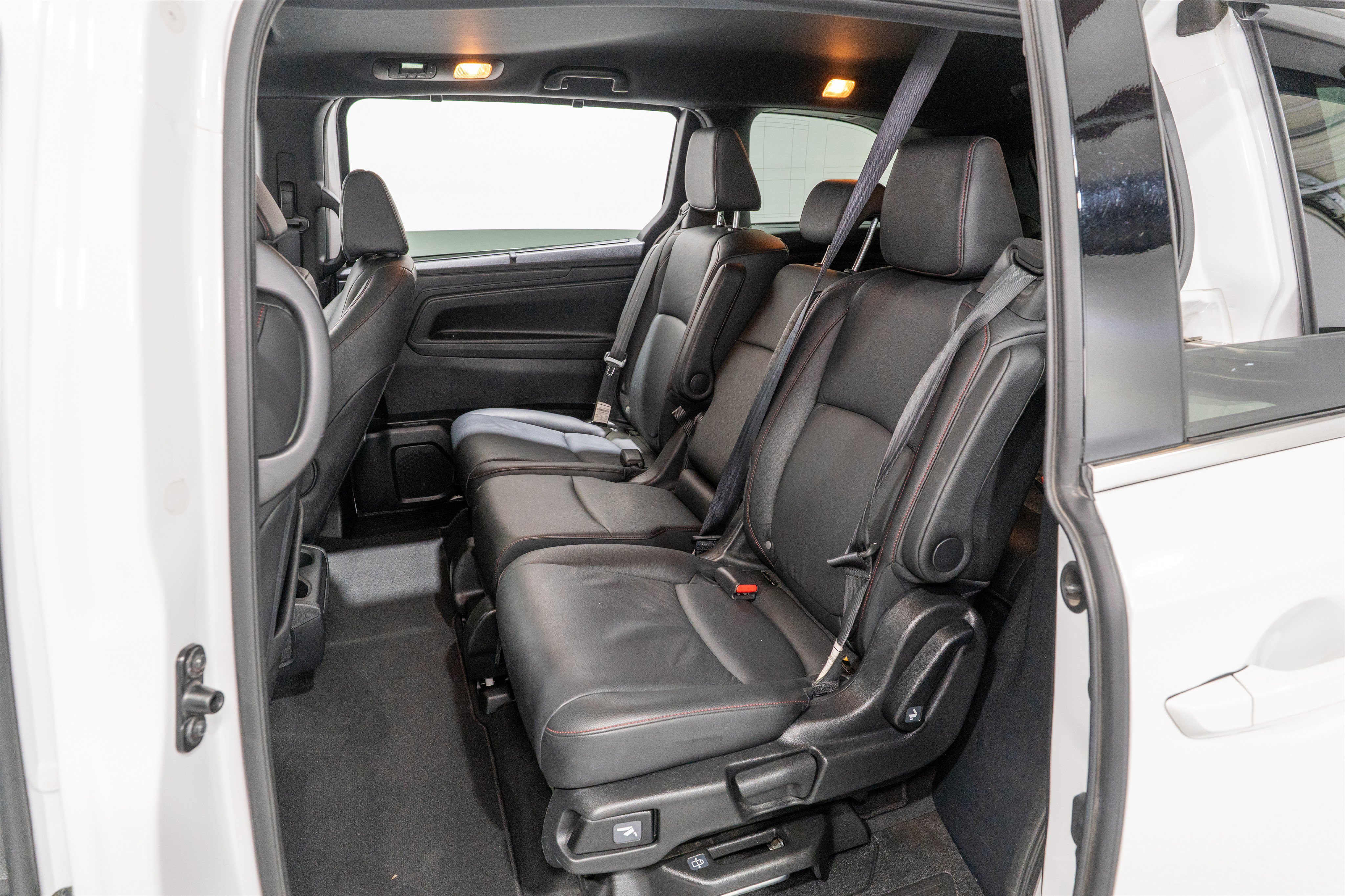 Used 2025 Honda Odyssey Sport-L image 32