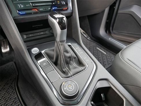 Certified 2024 Volkswagen Tiguan SE R-Line image 28