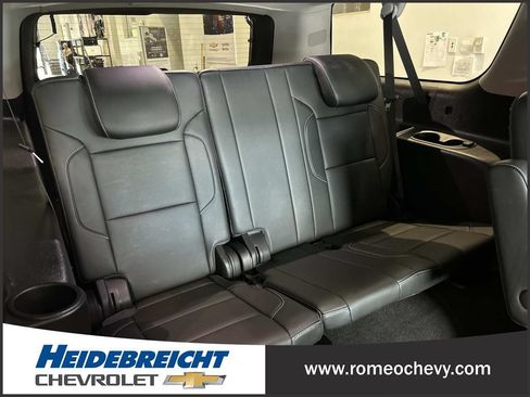 Used 2020 Chevrolet Suburban LT w/ Luxury Package AWD/4WD image 38