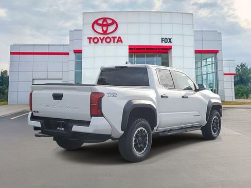 Used 2025 Toyota Tacoma TRD Off-Road image 4