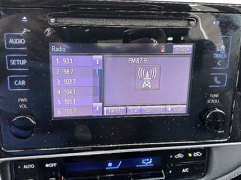 Used 2018 Toyota Corolla SE FWD image 14